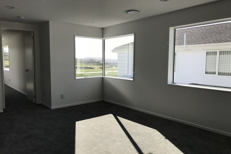 Photo of property in 18 Colonial Drive, Silverdale, 0932