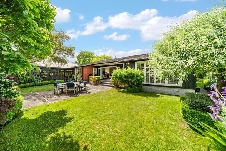 Photo of property in 423 Fergusson Drive, Heretaunga, Upper Hutt, 5018