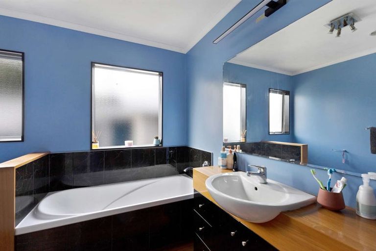 Photo of property in 40b Fitzroy Road, Fitzroy, New Plymouth, 4312