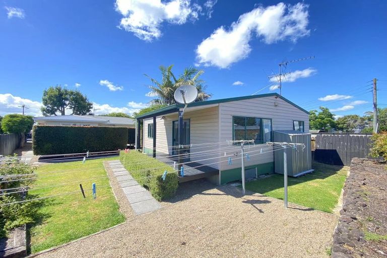 Photo of property in 19 Swan Crescent, Pakuranga, Auckland, 2010