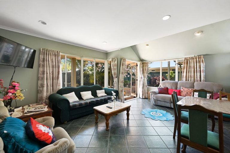 Photo of property in 12 Dover Road, St Andrews, Hamilton, 3200