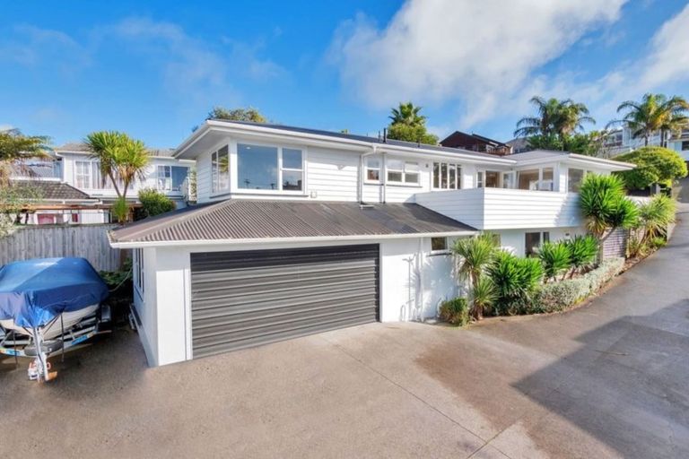 Photo of property in 1/30 Jellicoe Road, Murrays Bay, Auckland, 0630