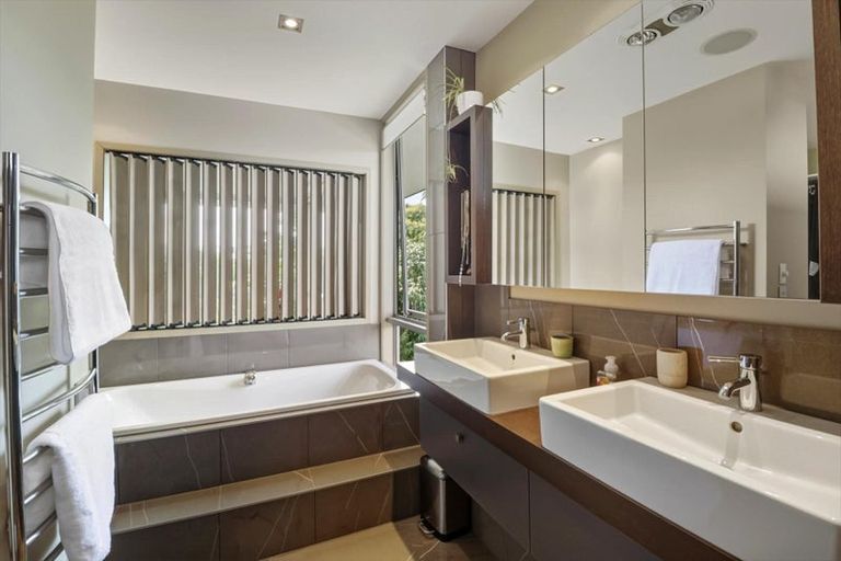 Photo of property in 12 Highlight Parade, Te Atatu South, Auckland, 0610