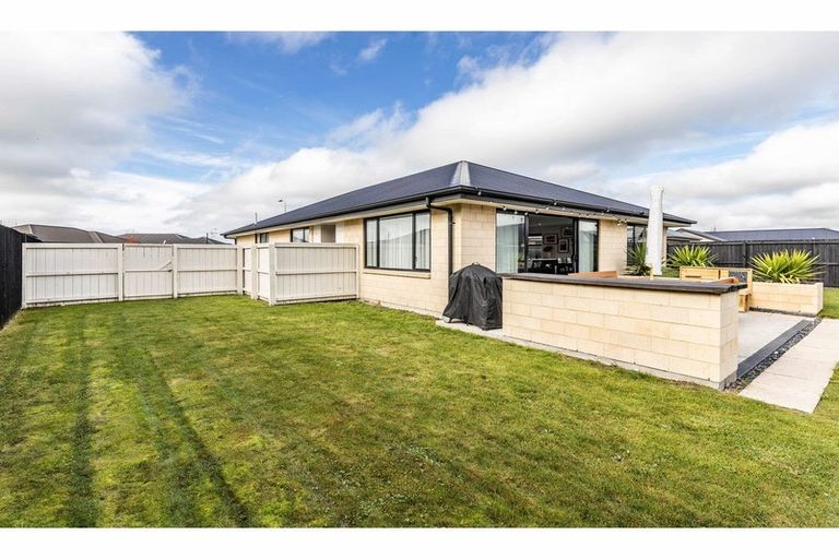 Photo of property in 5 Grasmere Close, Rangiora, 7400