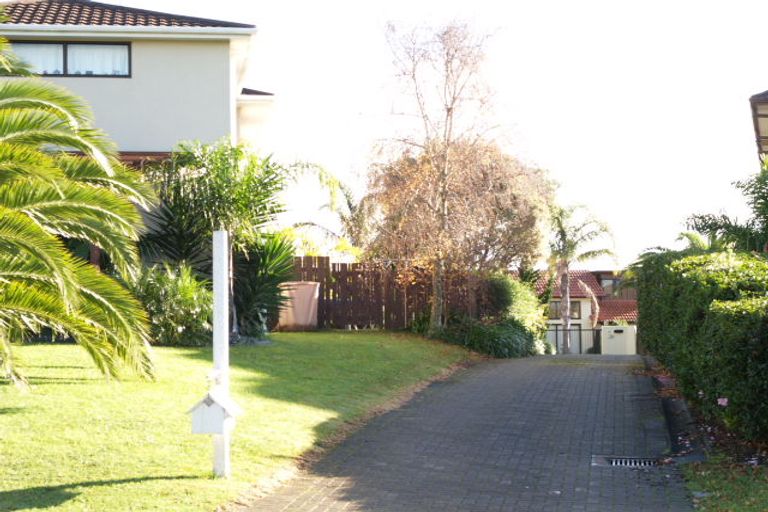 Photo of property in 16 Stevenson Way, Cockle Bay, Auckland, 2014