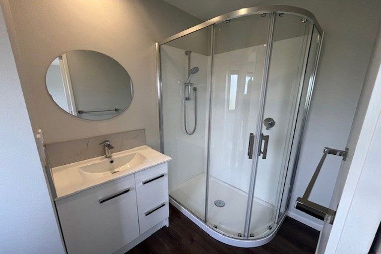 Photo of property in 2/12 Bradbury Road, Botany Downs, Auckland, 2010