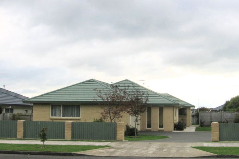 Photo of property in 43 Kapanui Road, Waikanae, 5036