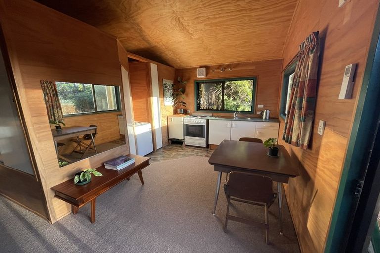 Photo of property in 426 Scenic Drive, Waiatarua, Auckland, 0612