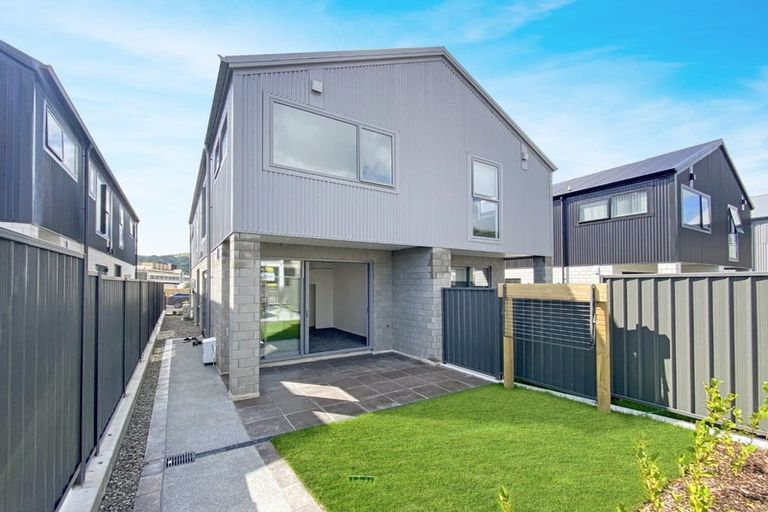 Photo of property in 5 Tokitoki Way, Kenepuru, Porirua, 5022