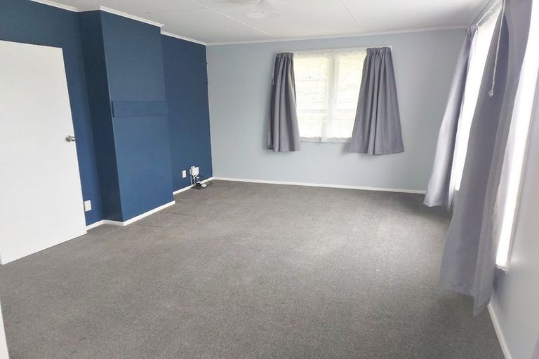 Photo of property in 54 Speargrass Grove, Timberlea, Upper Hutt, 5018