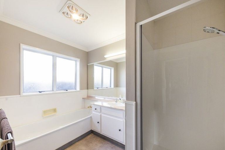 Photo of property in 6 Grange Place, Milson, Palmerston North, 4414