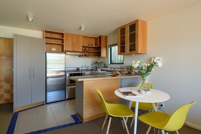 Photo of property in 50a Hawker Street, Mount Victoria, Wellington, 6011