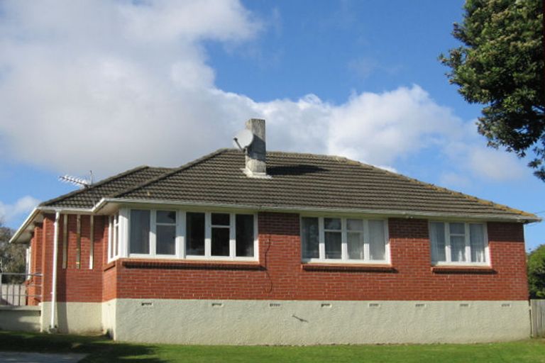 Photo of property in 6 Astrolabe Street, Cannons Creek, Porirua, 5024