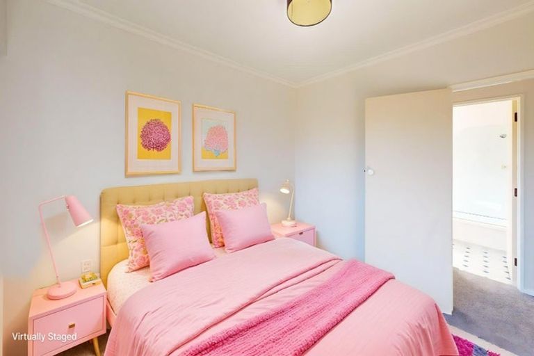 Photo of property in 5 Essex Place, Milson, Palmerston North, 4414