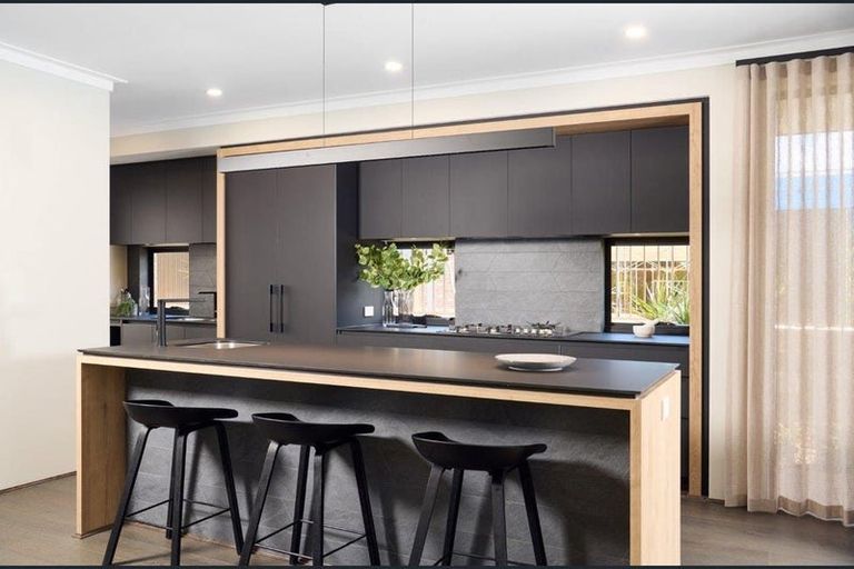 Photo of property in 73 Oak Road, Poraiti, Napier, 4112