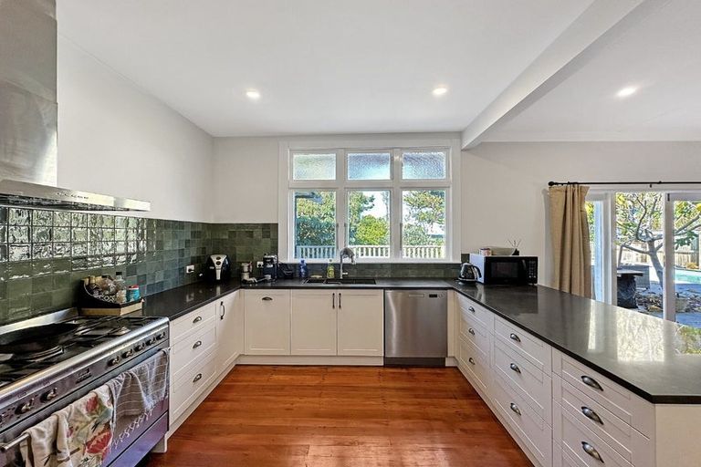 Photo of property in 18 Maxwell Avenue, Durie Hill, Whanganui, 4500