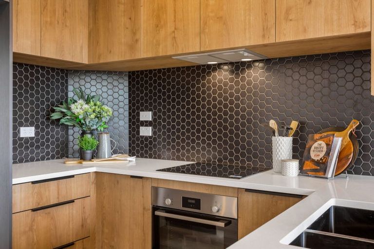 Photo of property in 6/13 Fairdale Place, Birkdale, Auckland, 0626