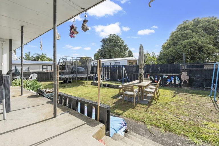 Photo of property in 61 Graham Avenue, Te Atatu Peninsula, Auckland, 0610