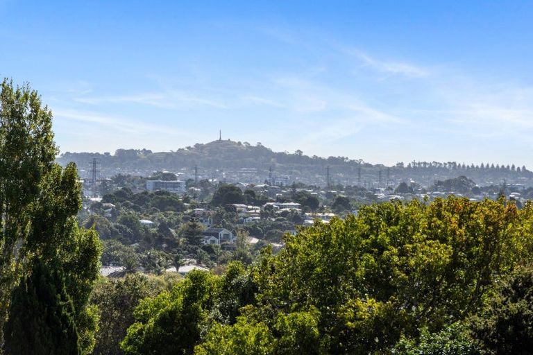 Photo of property in 2/8 Bennett Road, Pakuranga, Auckland, 2010