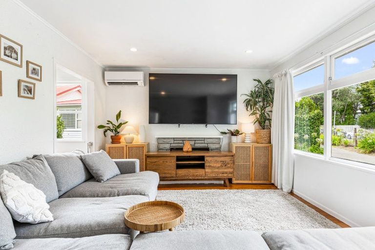 Photo of property in 25 Roseneath Place, Birkdale, Auckland, 0626