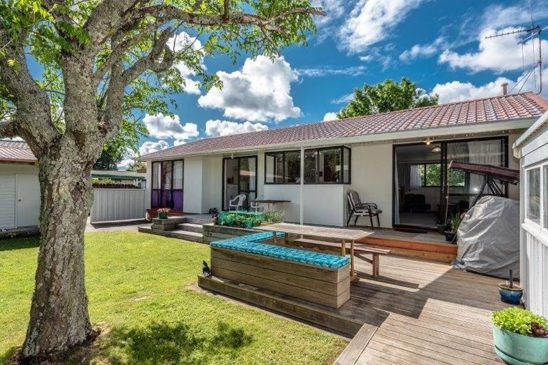 Photo of property in 16 Sequoia Place, Pukete, Hamilton, 3200