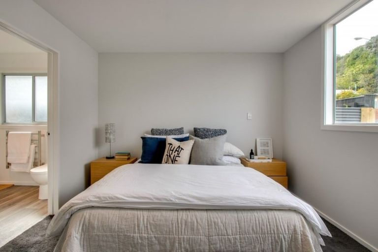 Photo of property in 12a Chaucer Road, Hospital Hill, Napier, 4110