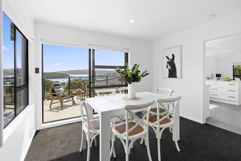 Photo of property in 16 Doon Grove, Papakowhai, Porirua, 5024