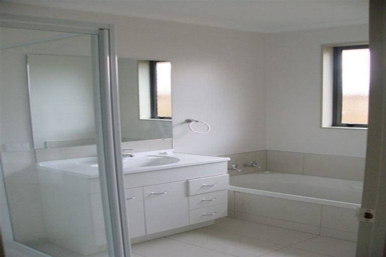 Photo of property in 20 Max Landing, Grandview Heights, Hamilton, 3200