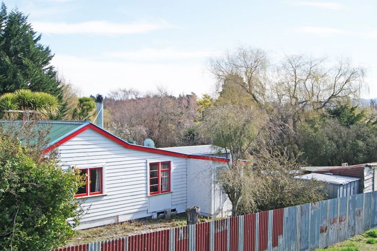 Photo of property in 15 Brough Street, Palmerston, 9430