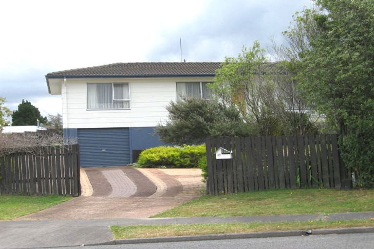 Photo of property in 36 West Harbour Drive, West Harbour, Auckland, 0618