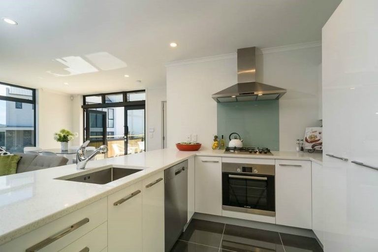 Photo of property in 3 Bunker Way, Strathmore Park, Wellington, 6022