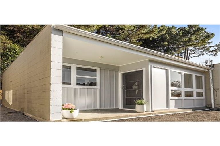 Photo of property in 24a Deller Grove, Silverstream, Upper Hutt, 5019