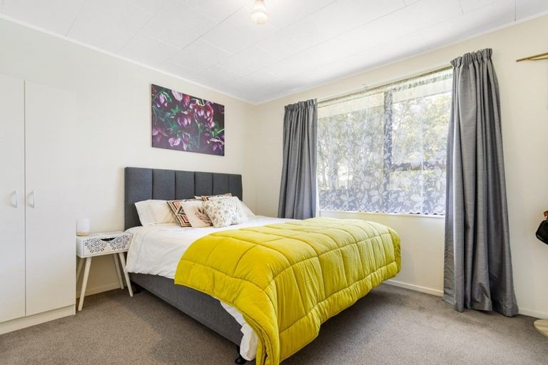 Photo of property in 2/162 Universal Drive, Henderson, Auckland, 0610