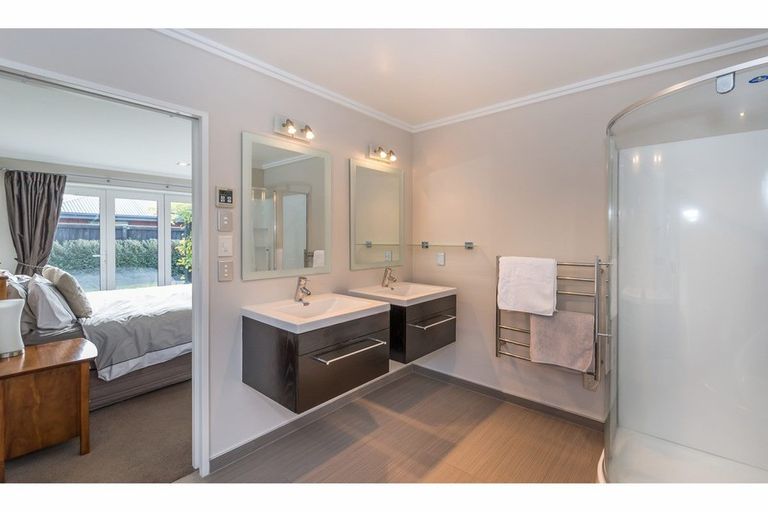 Photo of property in 12 Holbrook Way, Westmorland, Christchurch, 8025