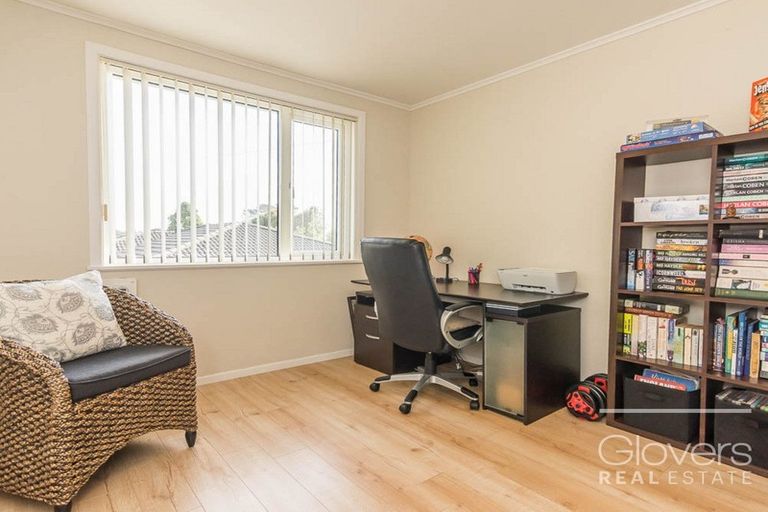 Photo of property in 236 Whitney Street, Blockhouse Bay, Auckland, 0600