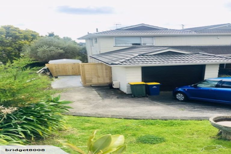 Photo of property in 2/50a Target Road, Totara Vale, Auckland, 0629