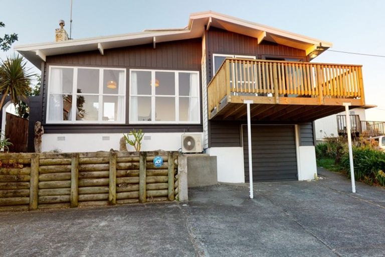 Photo of property in 134 Cornfoot Street, Castlecliff, Whanganui, 4501