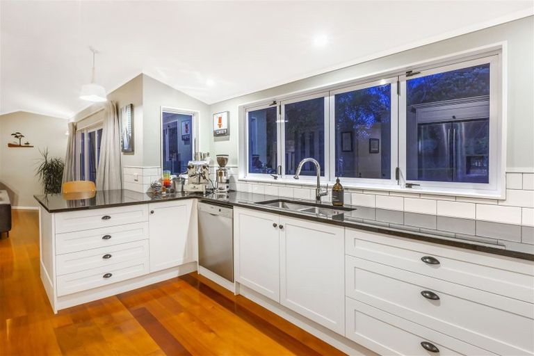 Photo of property in 29 Gordon Road, Plimmerton, Porirua, 5026