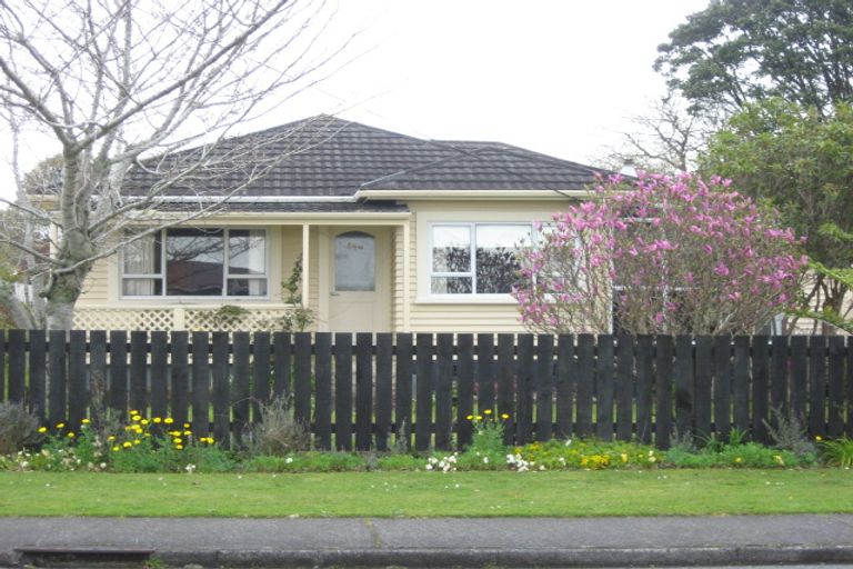 Photo of property in 232 Huatoki Street, Upper Vogeltown, New Plymouth, 4310
