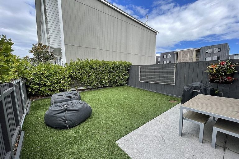 Photo of property in 19 Kanuka Road, Hobsonville, Auckland, 0616