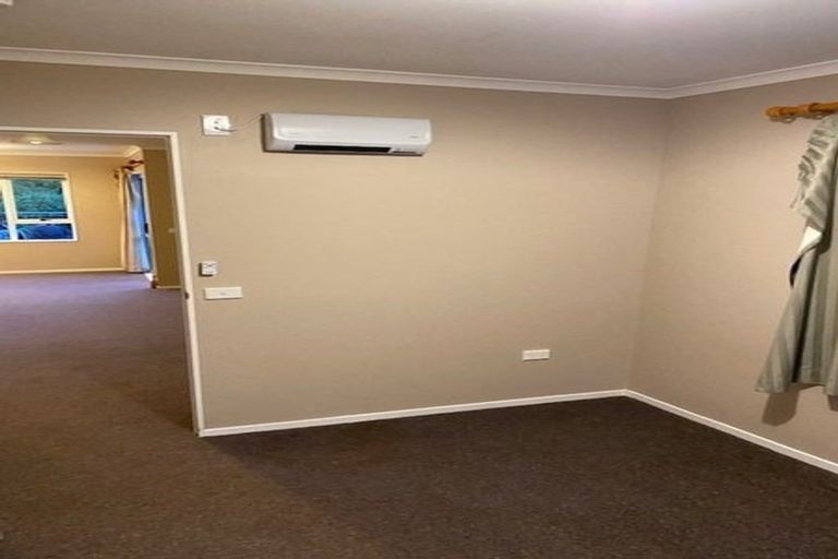 Photo of property in 10a Whenua View, Titahi Bay, Porirua, 5022