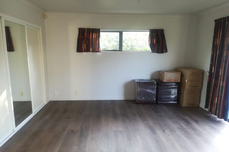 Photo of property in 8l Aotea Road, Glen Eden, Auckland, 0602