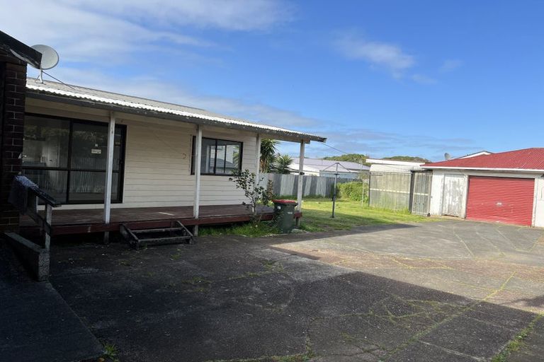 Photo of property in 2 Henwood Road, Mangere East, Auckland, 2024