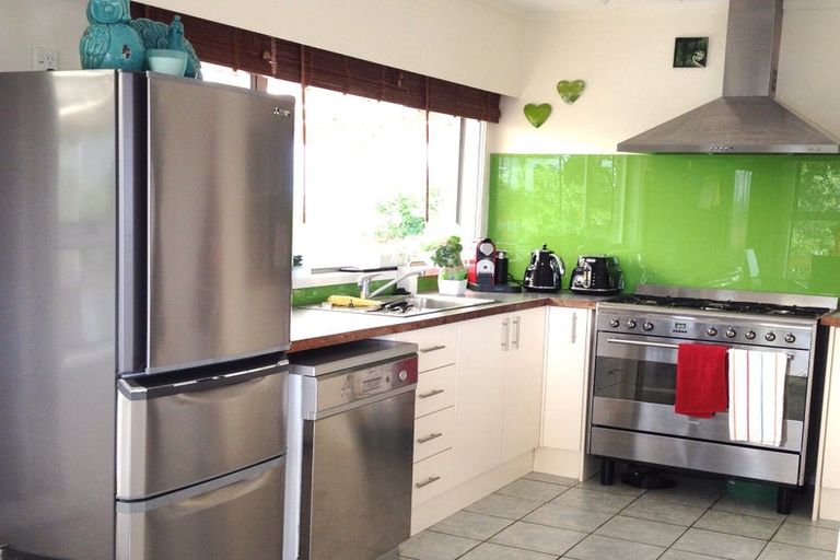 Photo of property in 138 Mokoia Road, Chatswood, Auckland, 0626