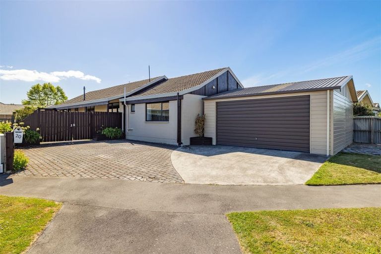 Photo of property in 20 Sawtell Place, Northcote, Christchurch, 8052