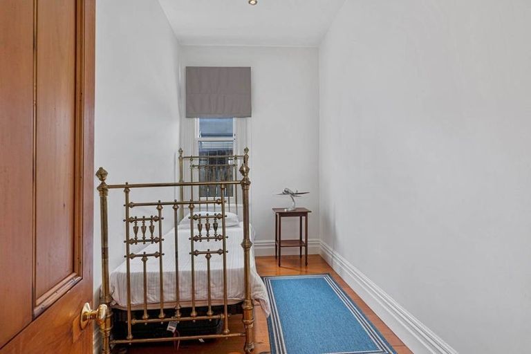 Photo of property in 5 Shoal Bay Road, Devonport, Auckland, 0624