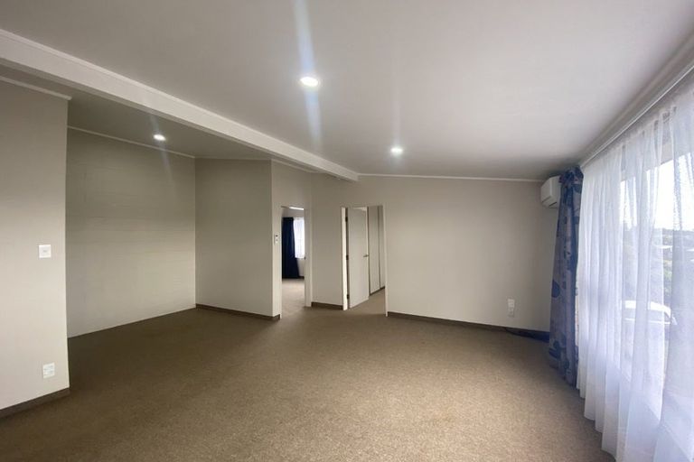 Photo of property in 8b Julian Place, Westown, New Plymouth, 4310