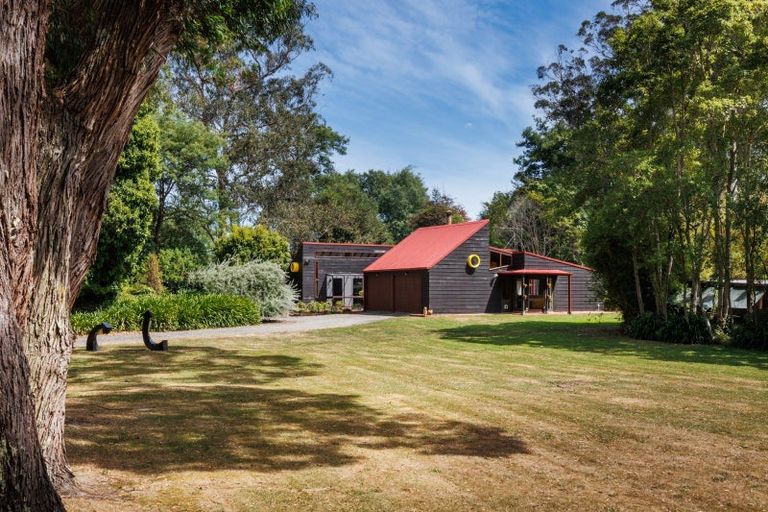 Photo of property in 39 Wanganui Road, Marton, 4710
