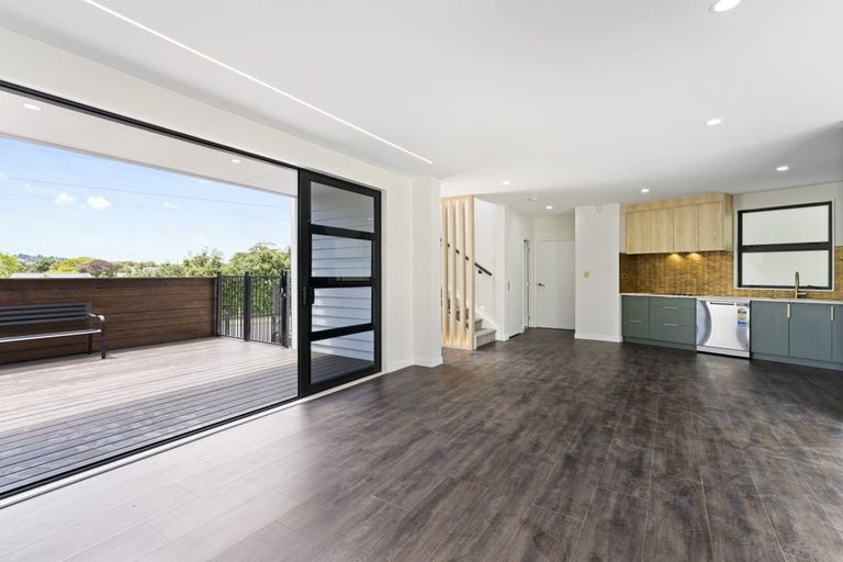 Photo of property in 67f Stratford Road, Manurewa, Auckland, 2105