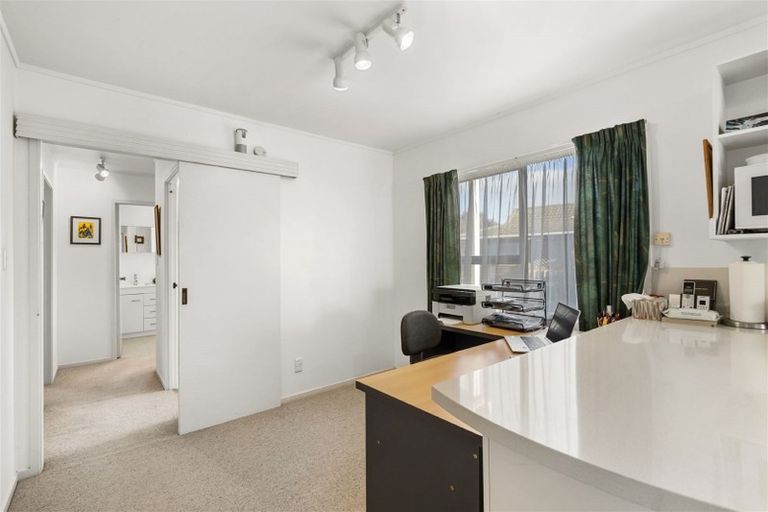 Photo of property in 44 Centorian Drive, Windsor Park, Auckland, 0632